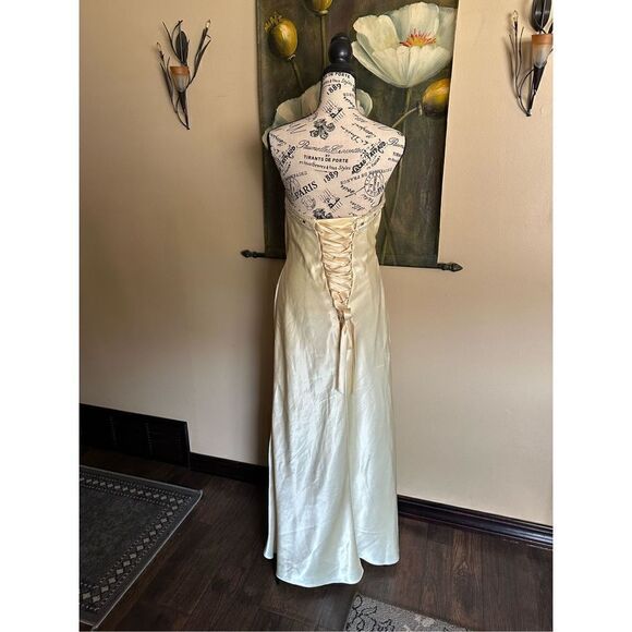 Stunning light yellow strapless gown , lace up back silk feel retails over $300 - Picture 11 of 14